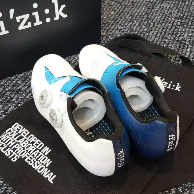 fizik 피직 신형 인피니토 R1 무비스타팀 리미티드에디션