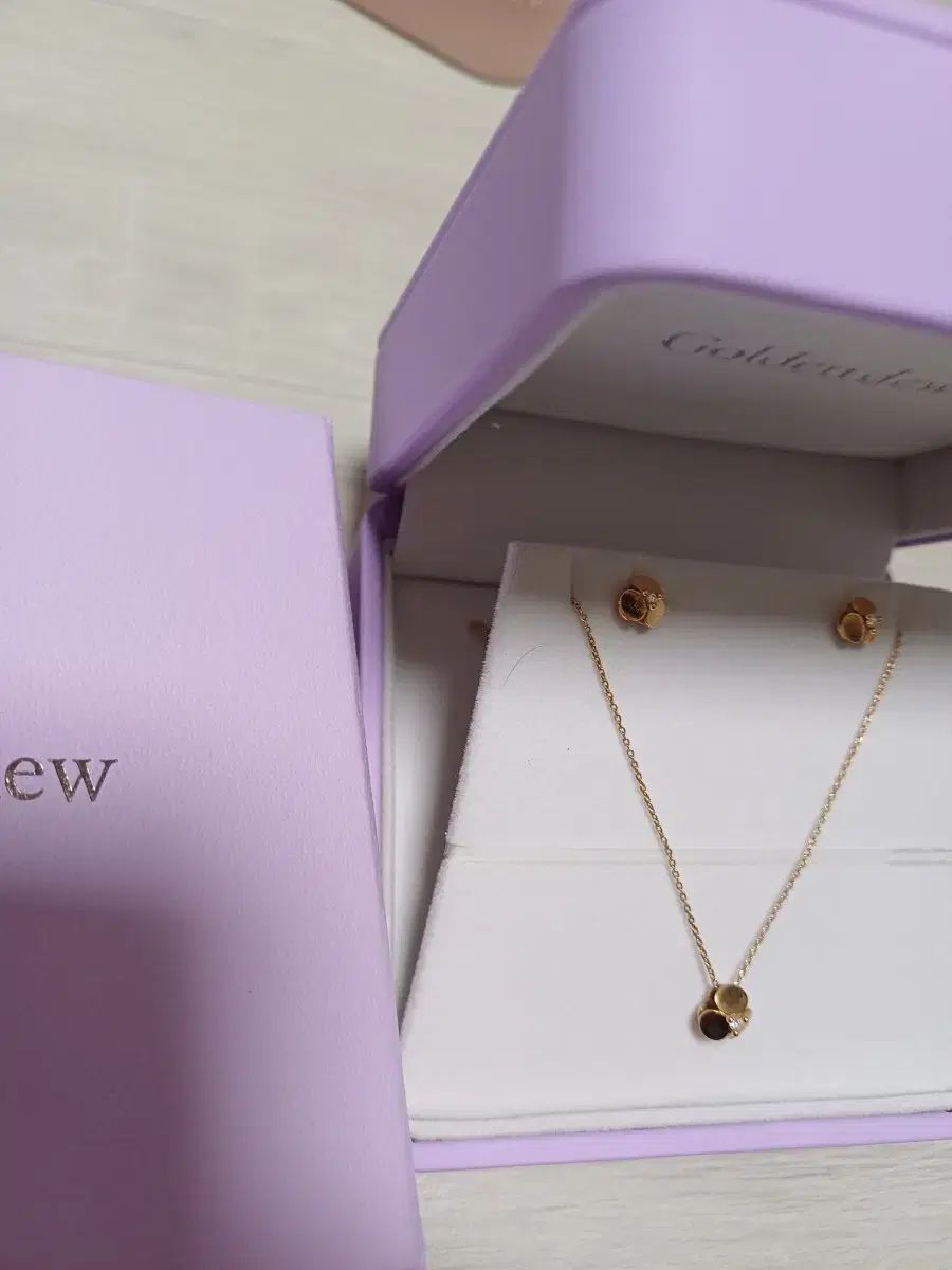 (Genuine) 18k Golden Dew Sweet Berry New dia Set