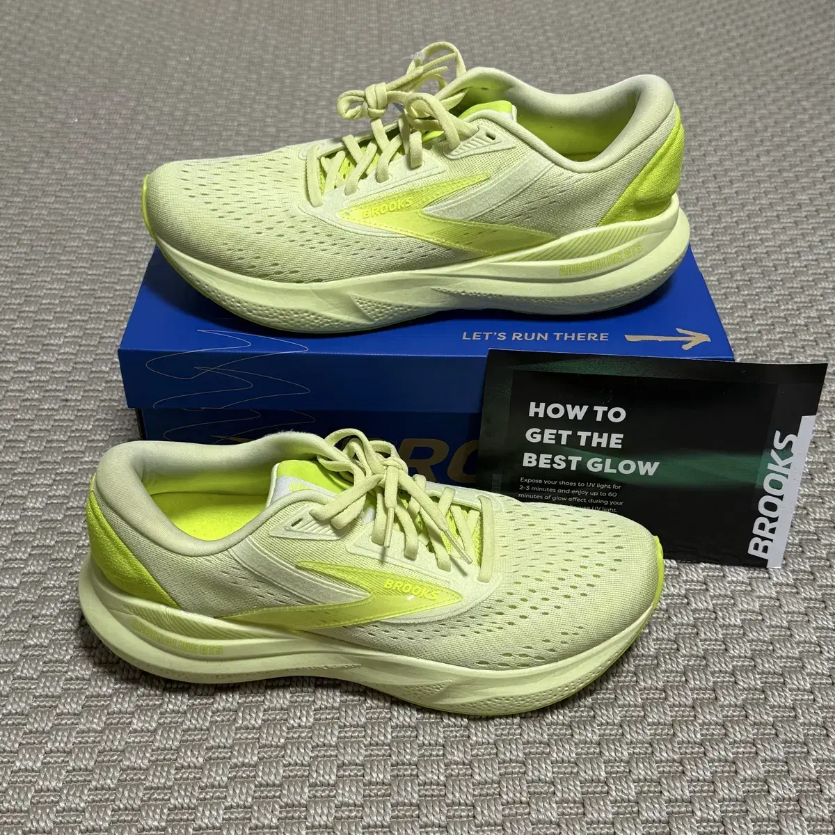 (275) Brooks adrenaline gts24 fluorescent