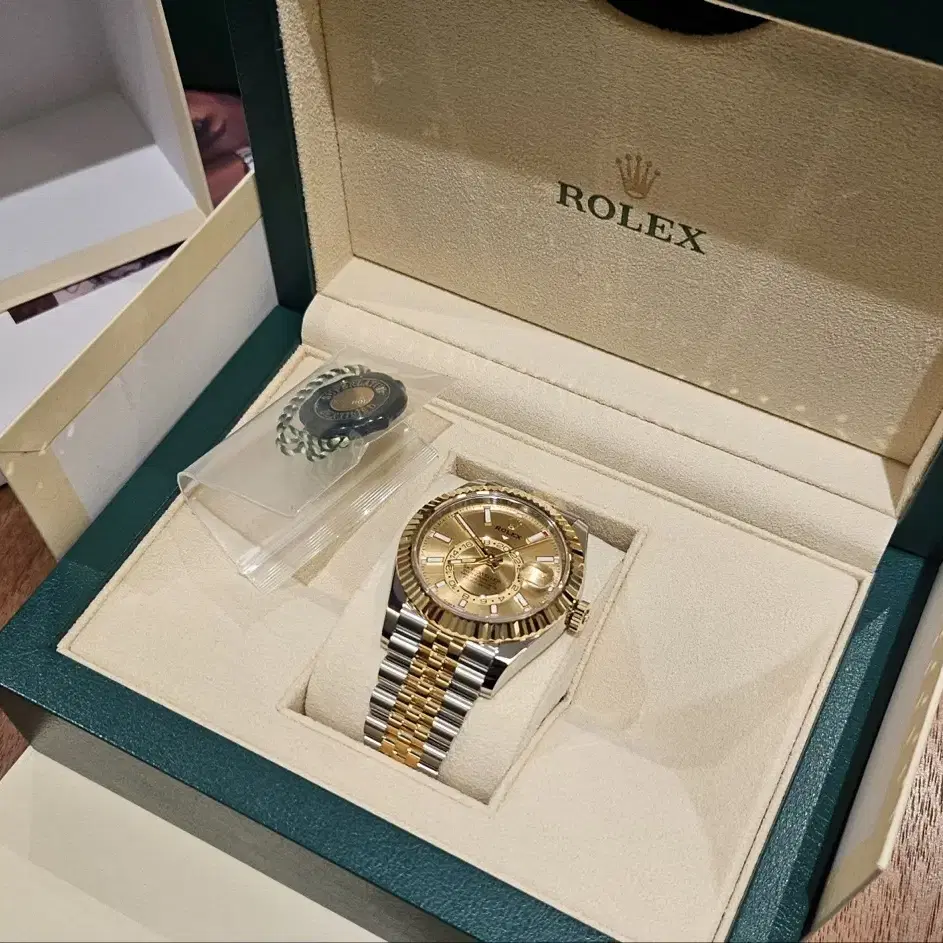 새상품) 롤렉스 Rolex 스카이드웰러 42mm (336933) 샴페품