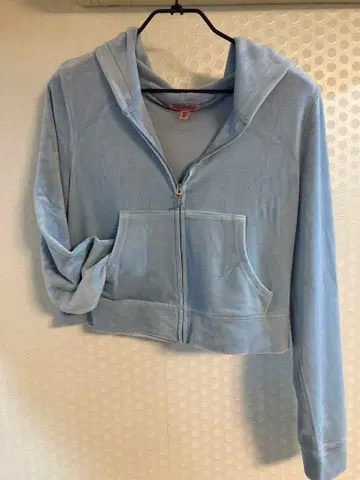 쥬시꾸뛰르라이트 블루 크롭트 파카