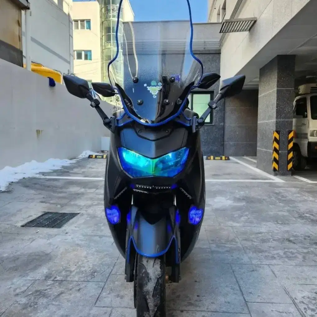 YAMAHA NMAX125 21년식 외관깔끔한차량