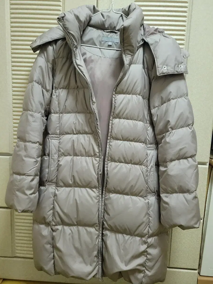 UNIQLO Women's Half-Length Lightweight Down Jacket (in the best condition)