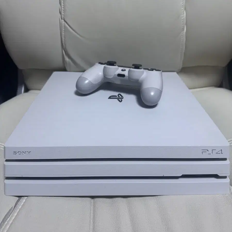 PS4 PRO 1TB 판매합니다!