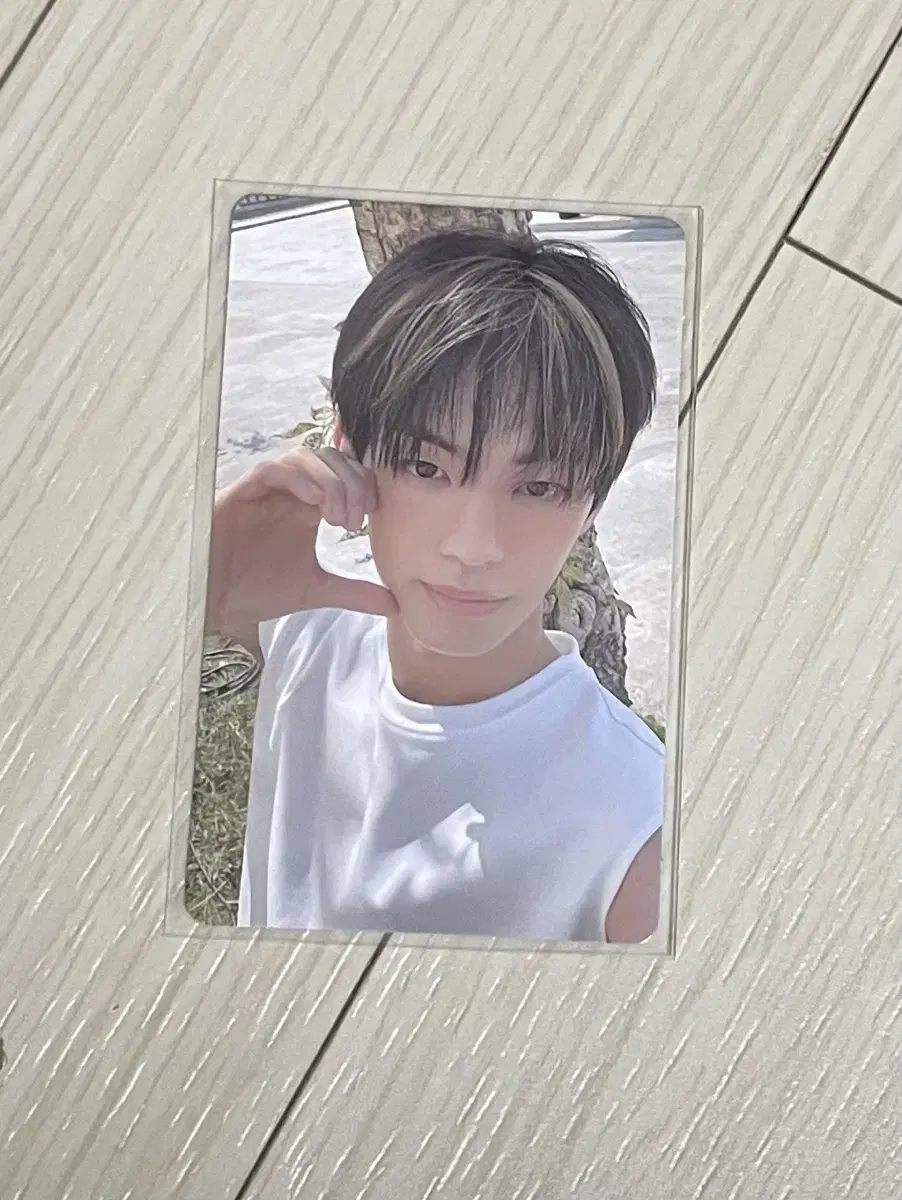 TWS Doohoon Summer Beat weverse pre-order benefit unreleased photocard tws