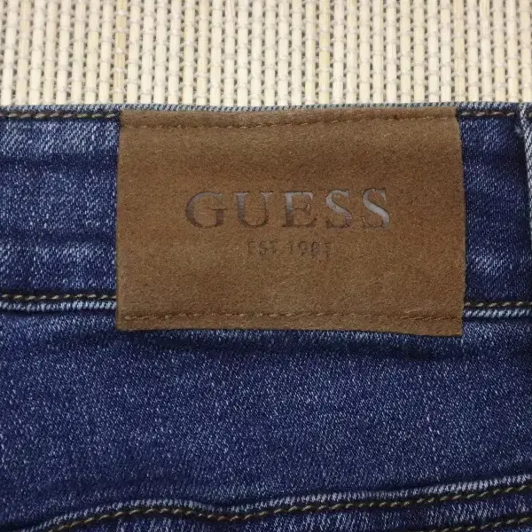 (34) 게스 GUESS 기모 크롭 슬림 스트레이트