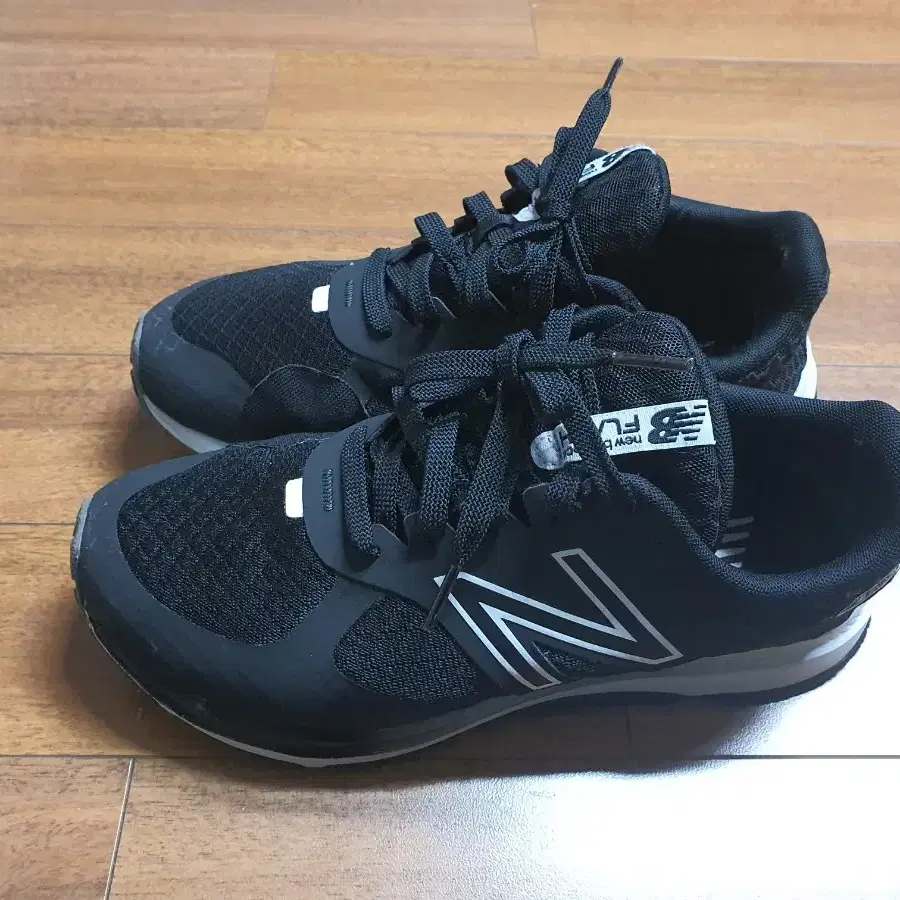 new balance 남성운동화 255