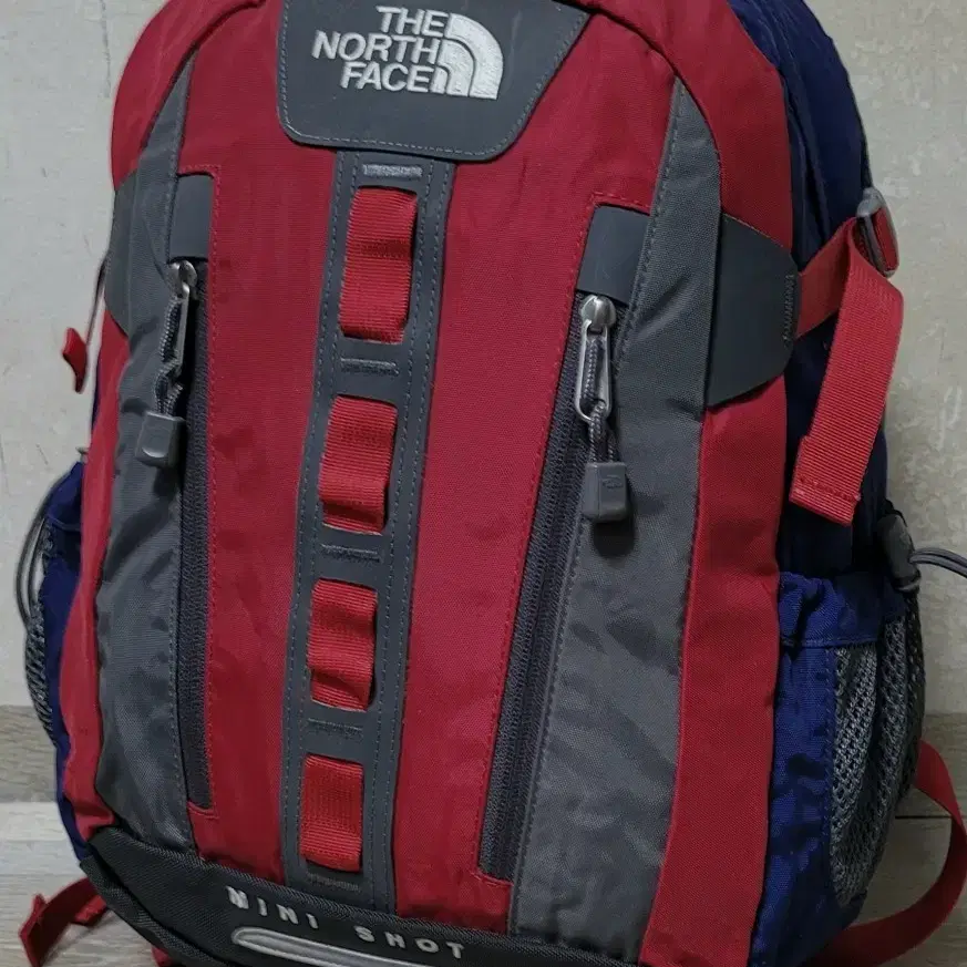 노스페이스 NORTH FACE 미니샷 등산배낭 여행캠핑백팩 20L