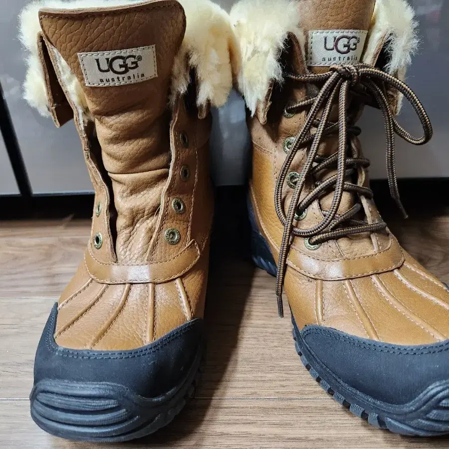 품;UGG(정품)235mm정도(여성)(가죽부츠)