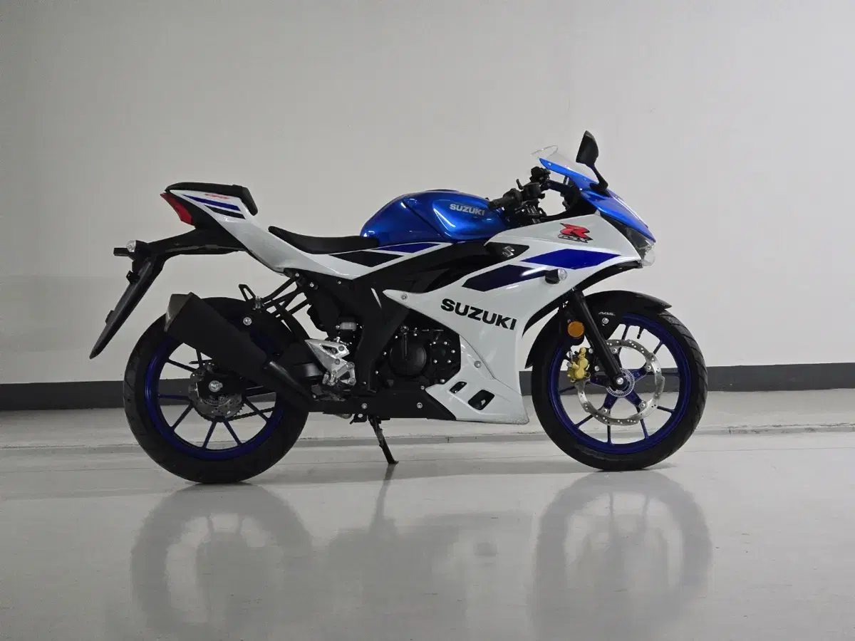 스즈키 gsx r125 판매합니다 (신차급) 1@@@km 24년식