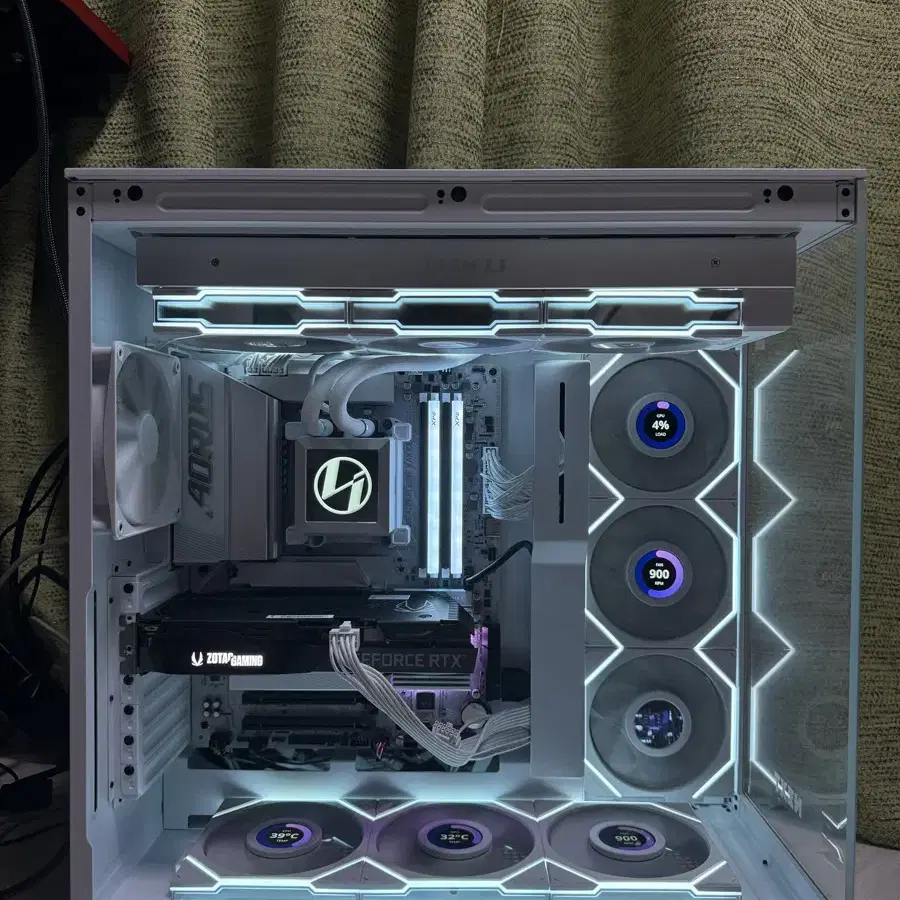 9800x3D , 화이트 컨셉 고사양 반본체 판매해요