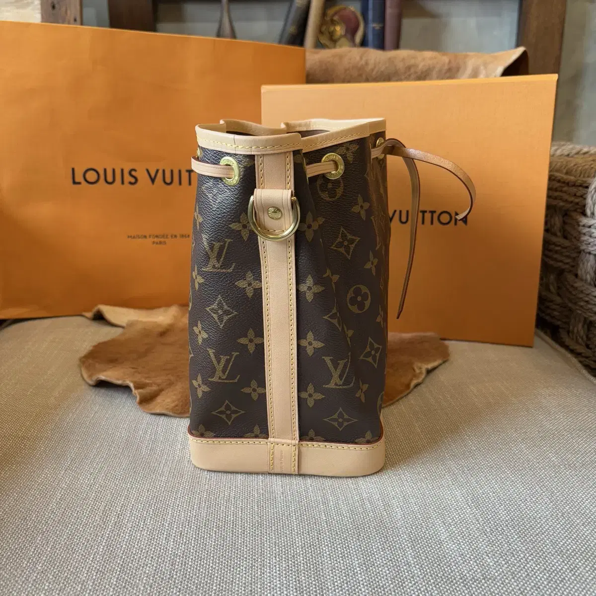 [새상품] LOUIS VUITTON 루이비통 노에 BB 모노그램 복조리