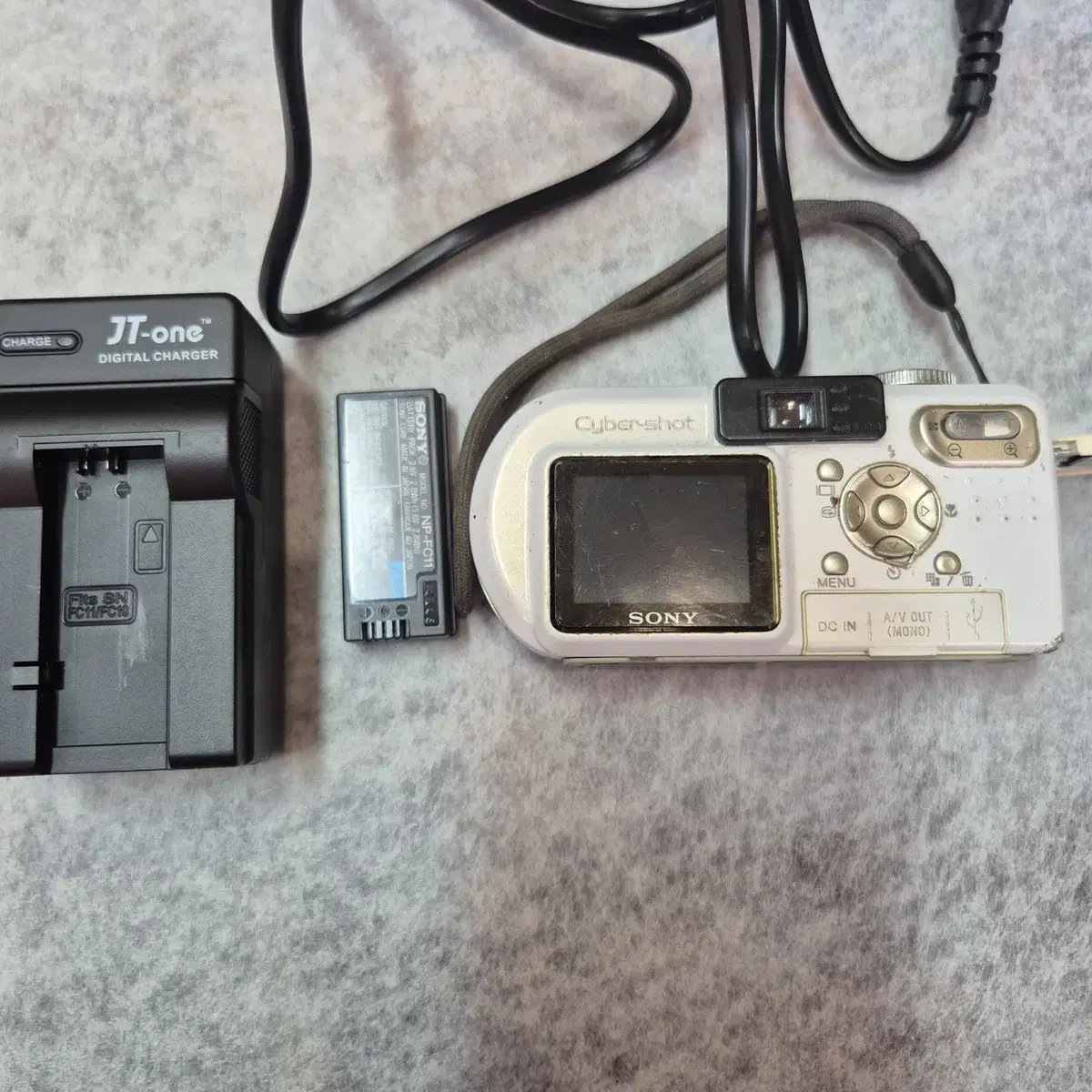 SONY DSC-P8 디지털카메라