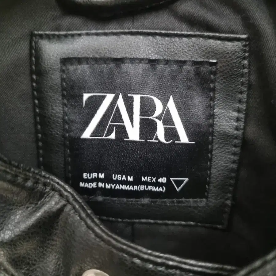 자라(ZARA) 페이크 레더  바이커점퍼 [m]