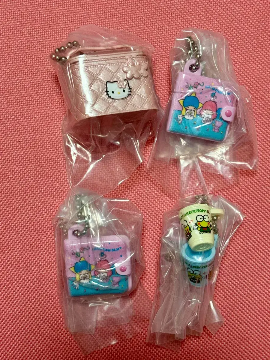 (Jun-deungpo bulk) Sanrio Retro Miniature Charm keyring Gacha Benny Kitty Kiki-Lara