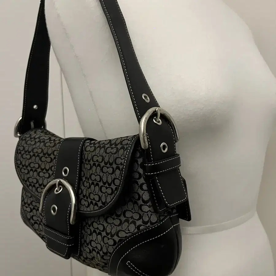 Coach Basic Black Shoulder Bag