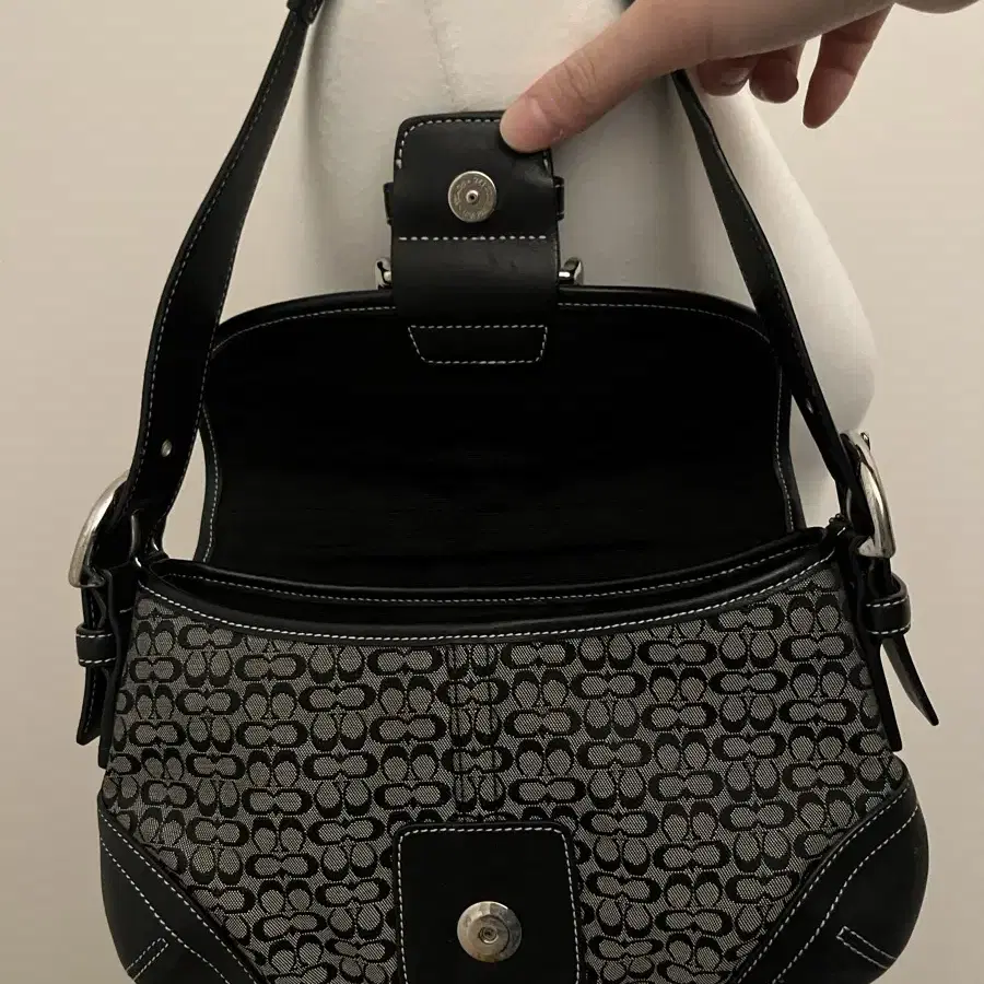 Coach Basic Black Shoulder Bag