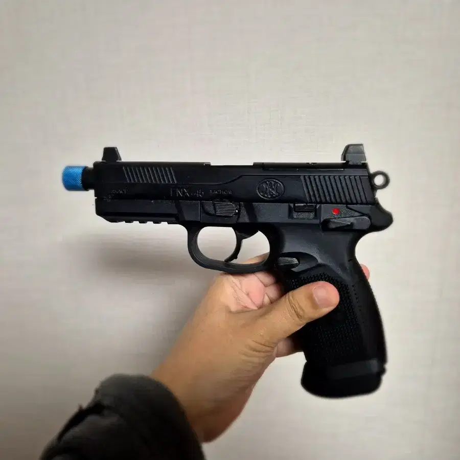 VFC FNX45 민트급 팝니다