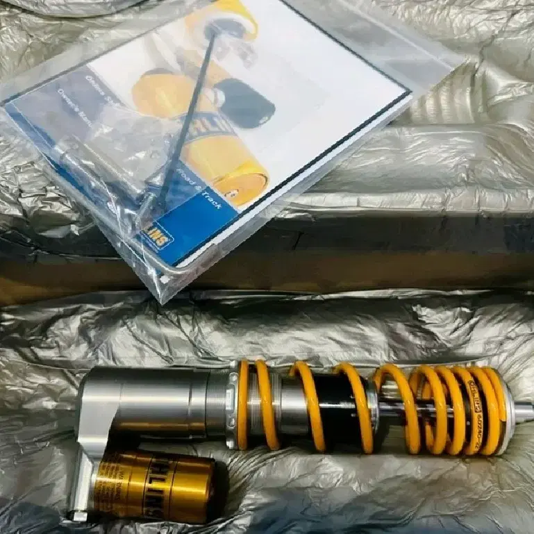 베스파 GTS300 OHLINS 올린즈쇼바 PI 401 2023+