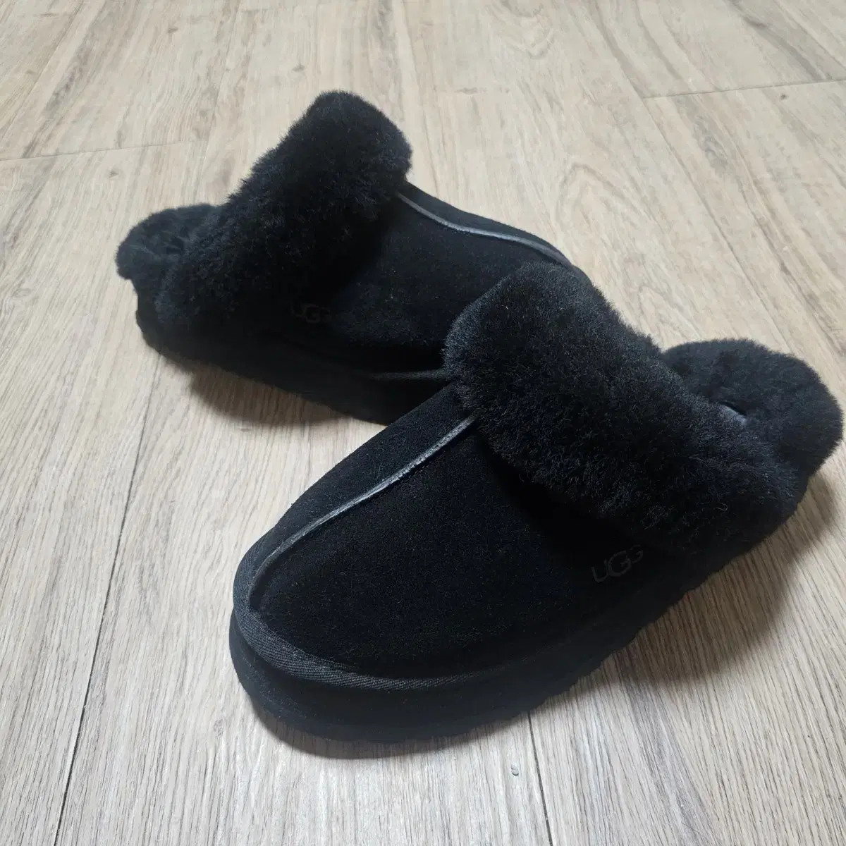 UGG 어그 디스케트 EU9(240-245) 블랙