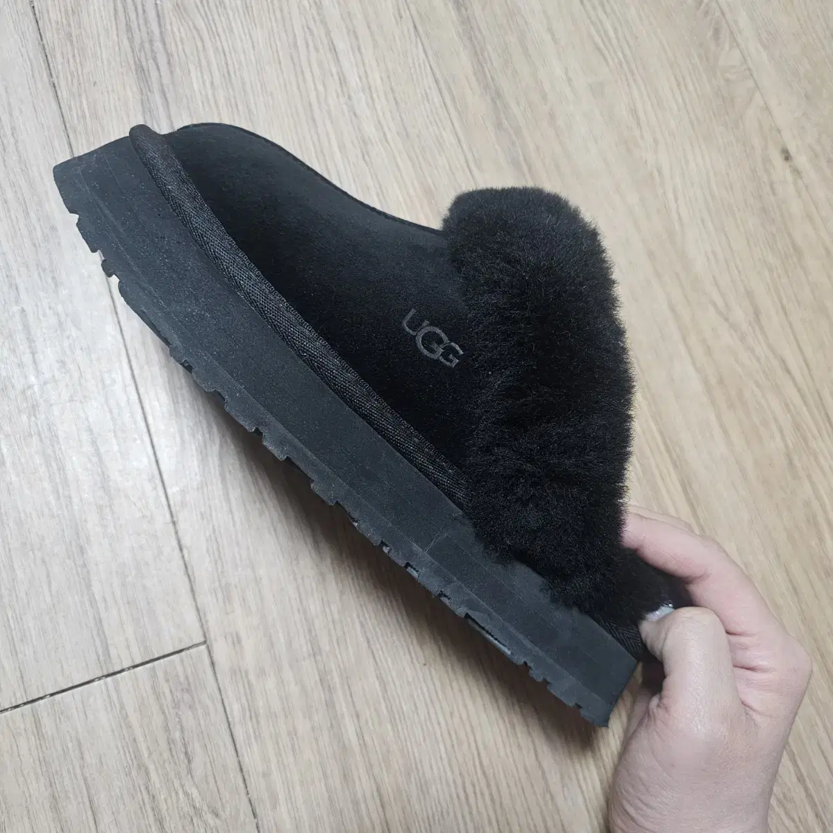 UGG 어그 디스케트 EU9(240-245) 블랙