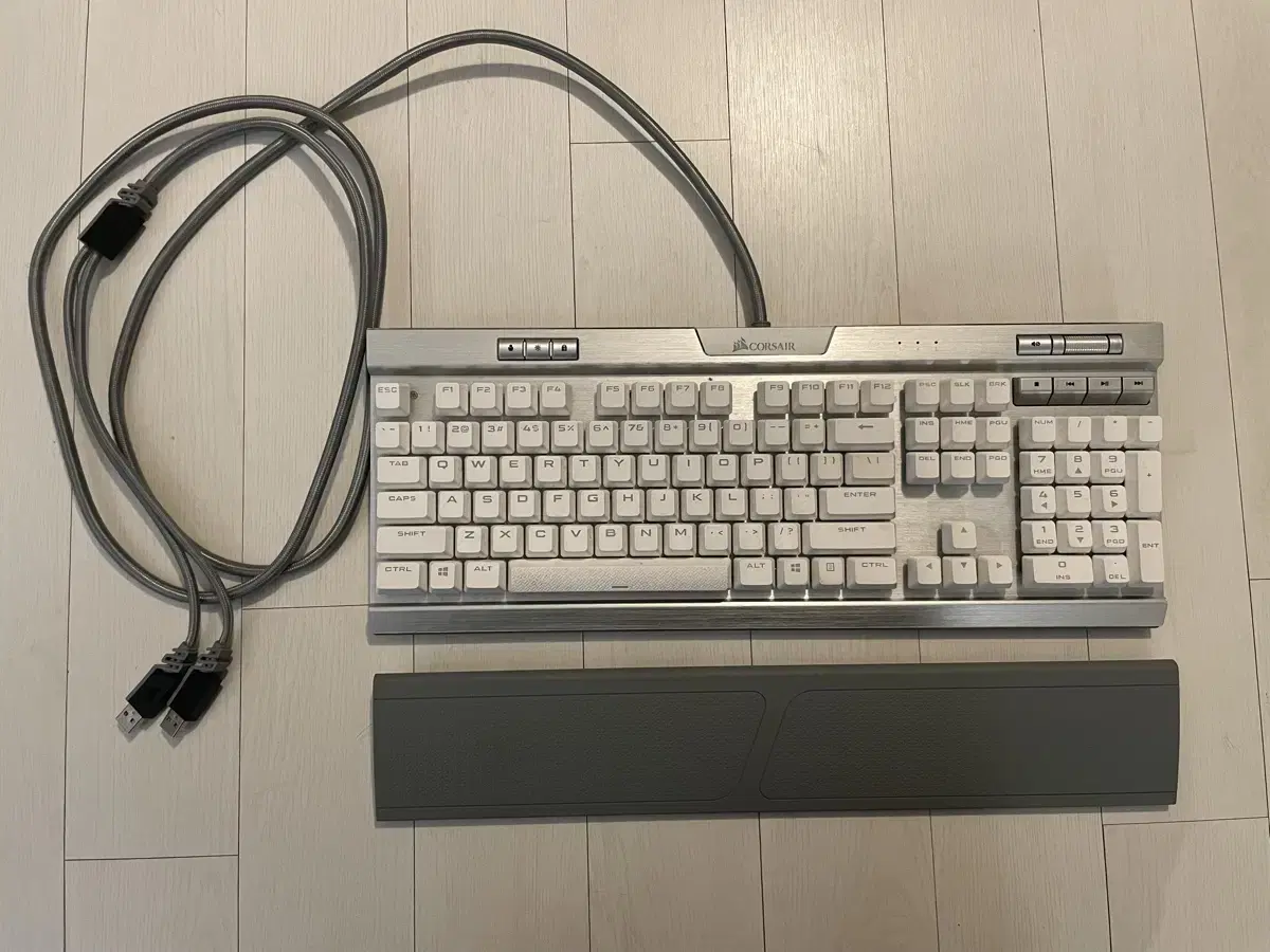 커세어 K70 Mk 2 SE 은축 (쵸비 키보드)