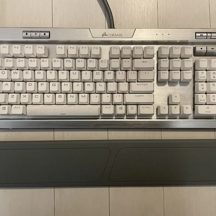 커세어 K70 Mk 2 SE 은축 (쵸비 키보드)