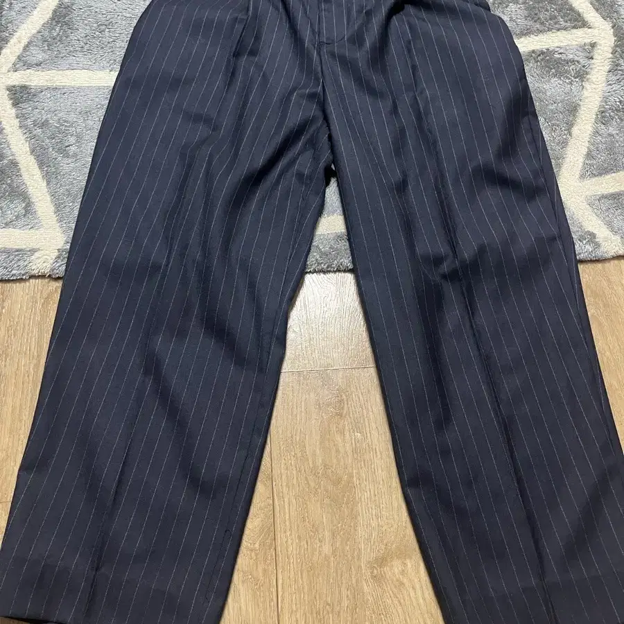 노클 Joe Slacks Pin Stripe Navy