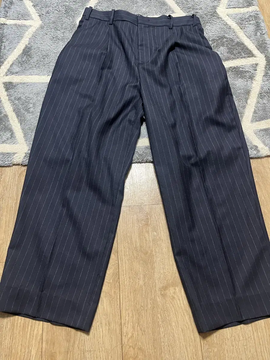 노클 Joe Slacks Pin Stripe Navy