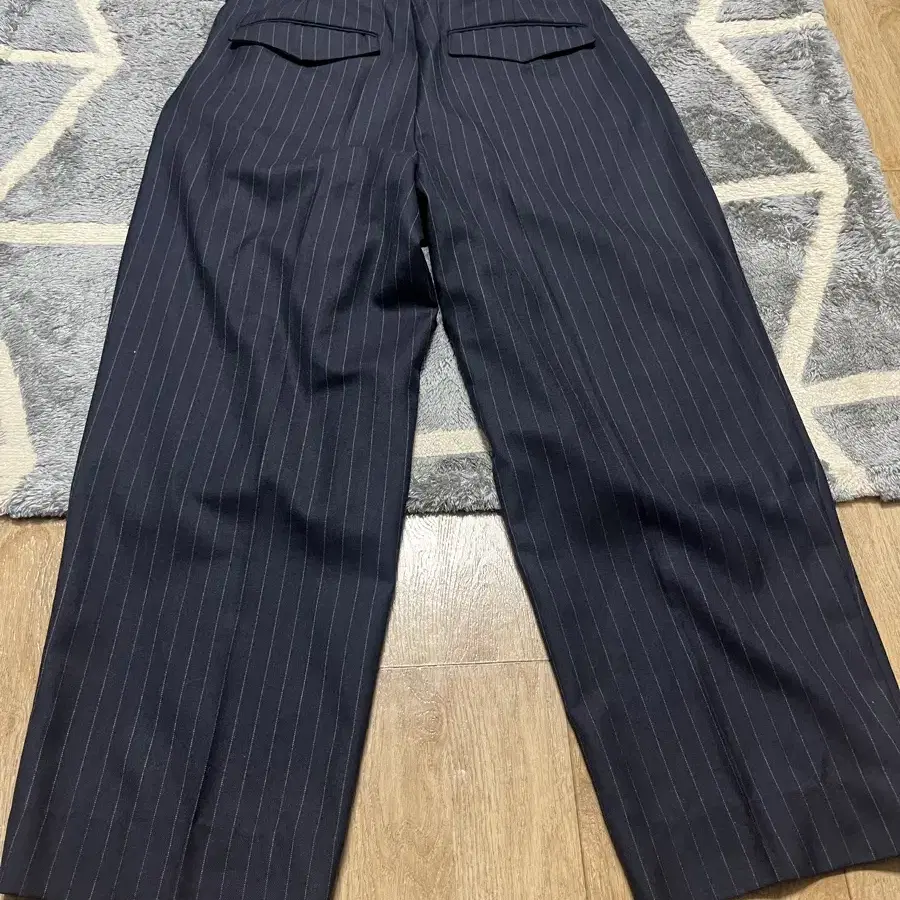 노클 Joe Slacks Pin Stripe Navy