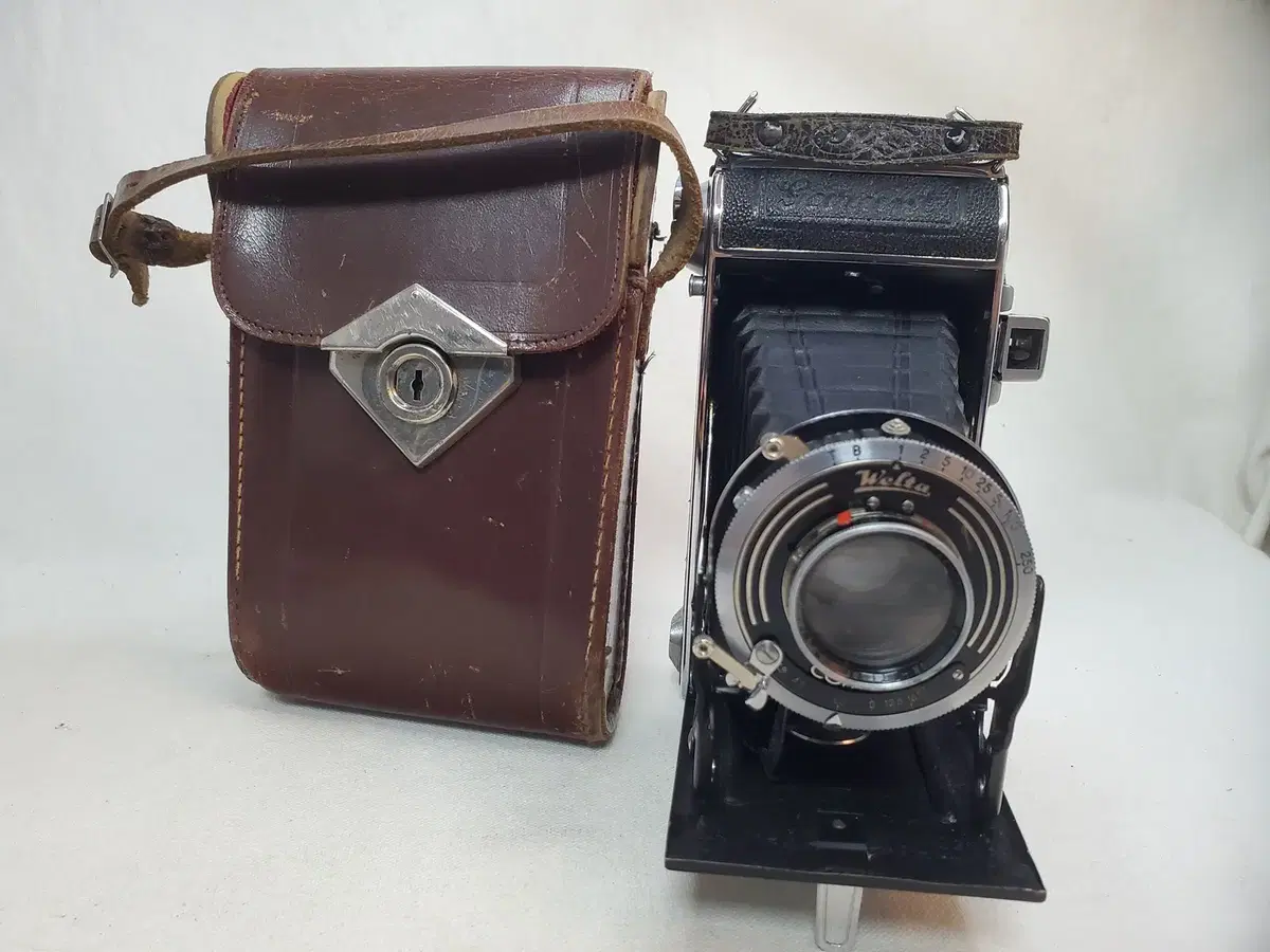 Welta Garant 6x9 Folding Camera