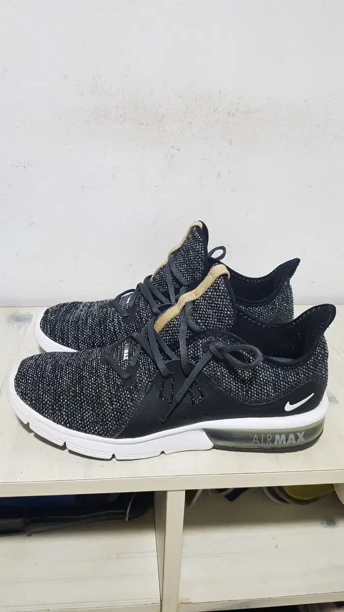 택포 260-265 정품 NIKE AIR-MAX 시퀀트 경량 쿠션 운동화