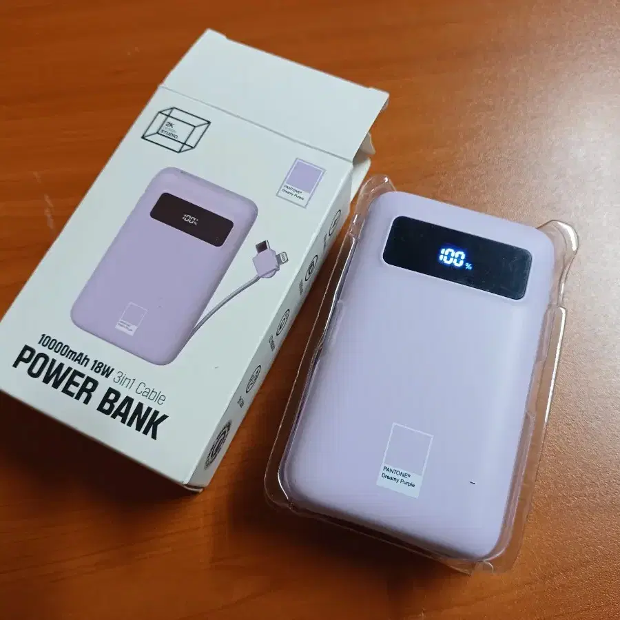 팬톤 QC3.0 빌트인 케이블 보조배터리 PGB-33A 10000mAh