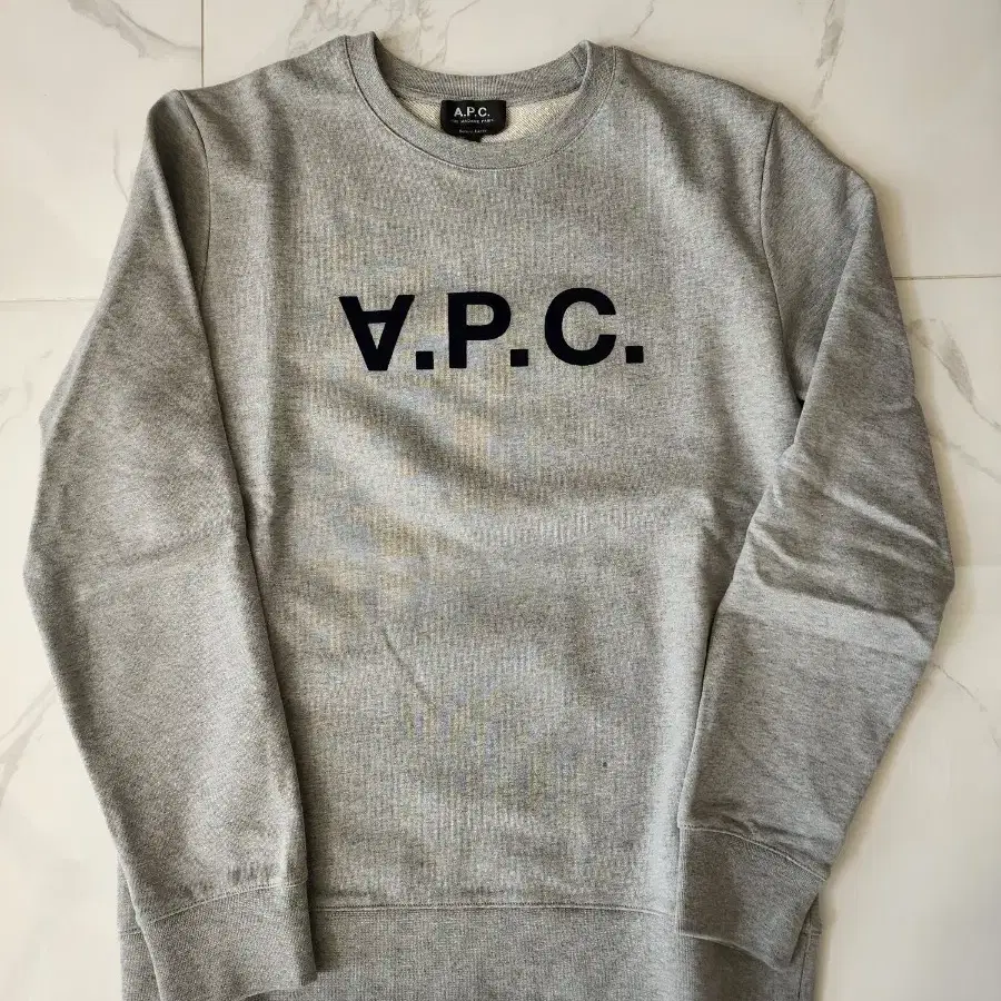 A.P.C 아페쎄 맨투맨