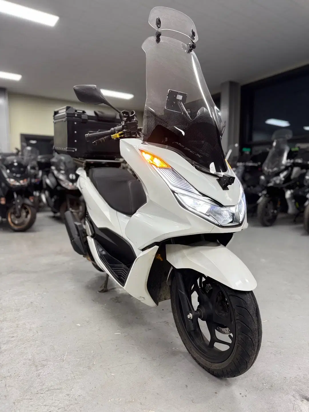 혼다 Pcx125 ABS 22년식 3만Km 블박차량 판매합니다.