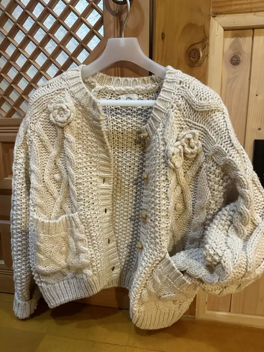 (시눈)Flower Knit Cardigan (Ivory)