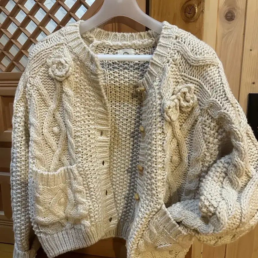 (시눈)Flower Knit Cardigan (Ivory)