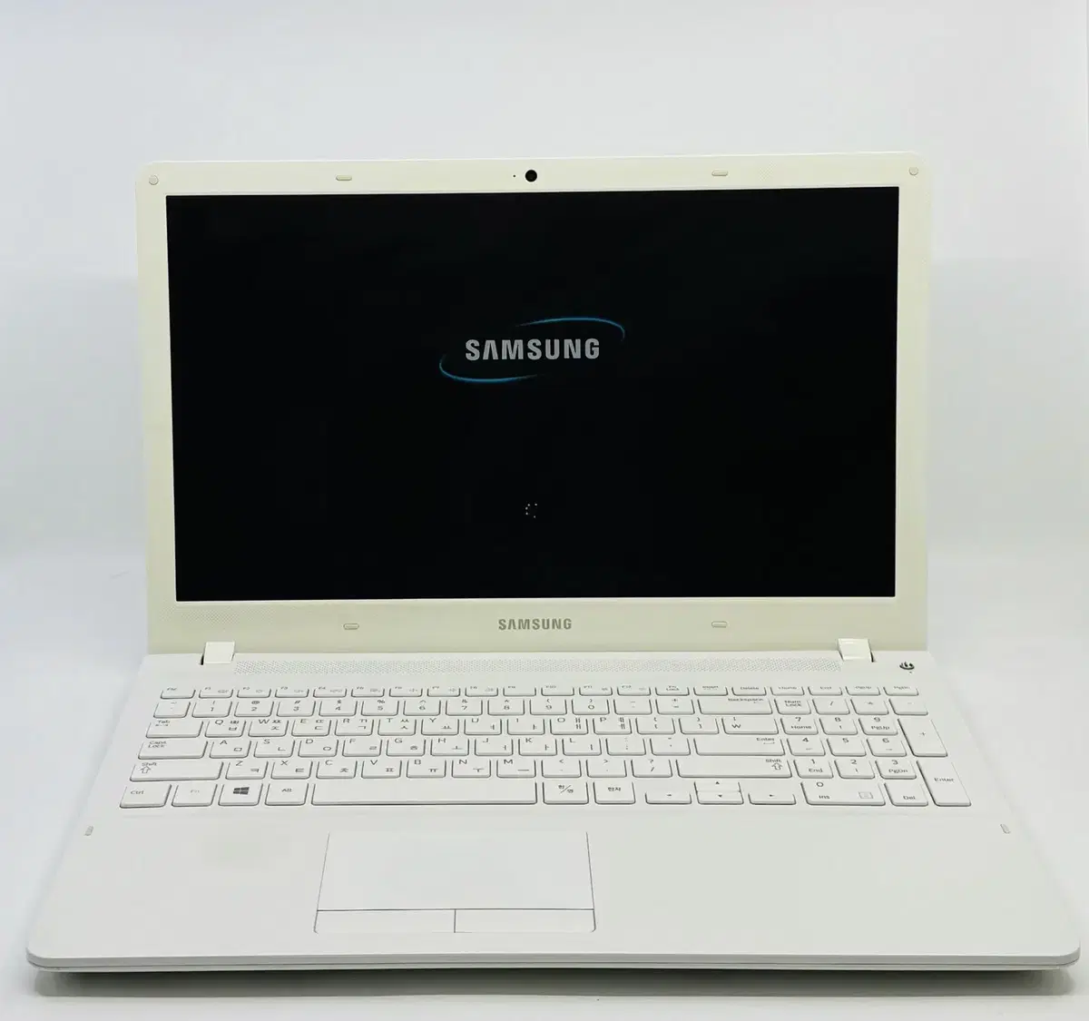 삼성노트북 NT450R5J-X58M i5/지포스 820M 15인치 화이트