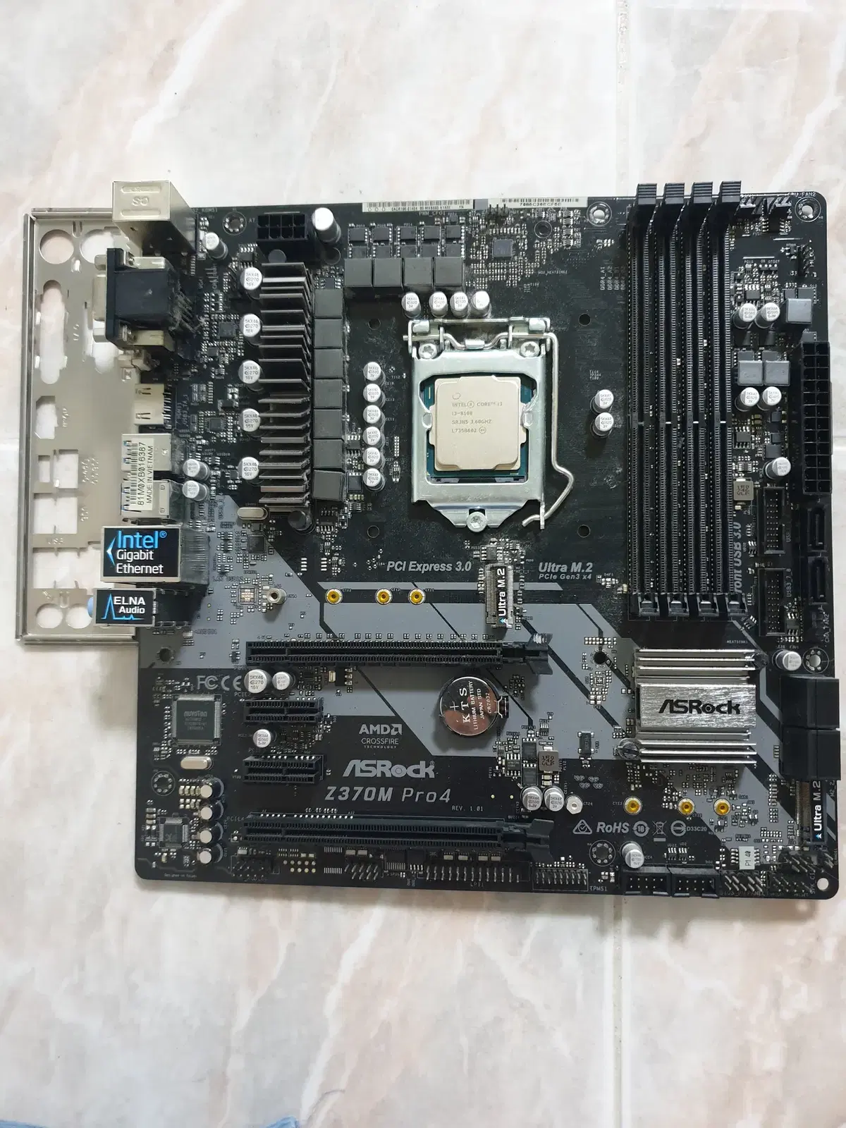 i3 8100 애즈락 Z370M Pro4 램16g M2 256 15만원