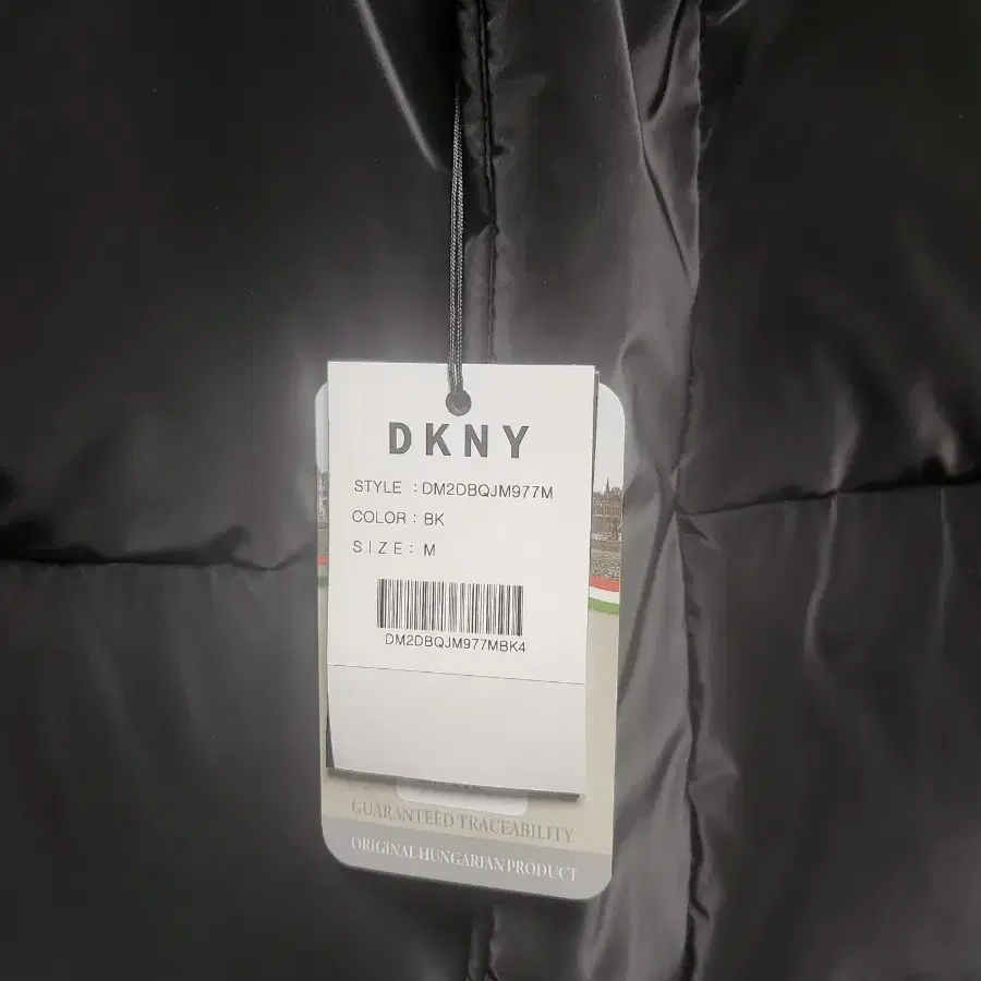 DKNY 글로시 패딩