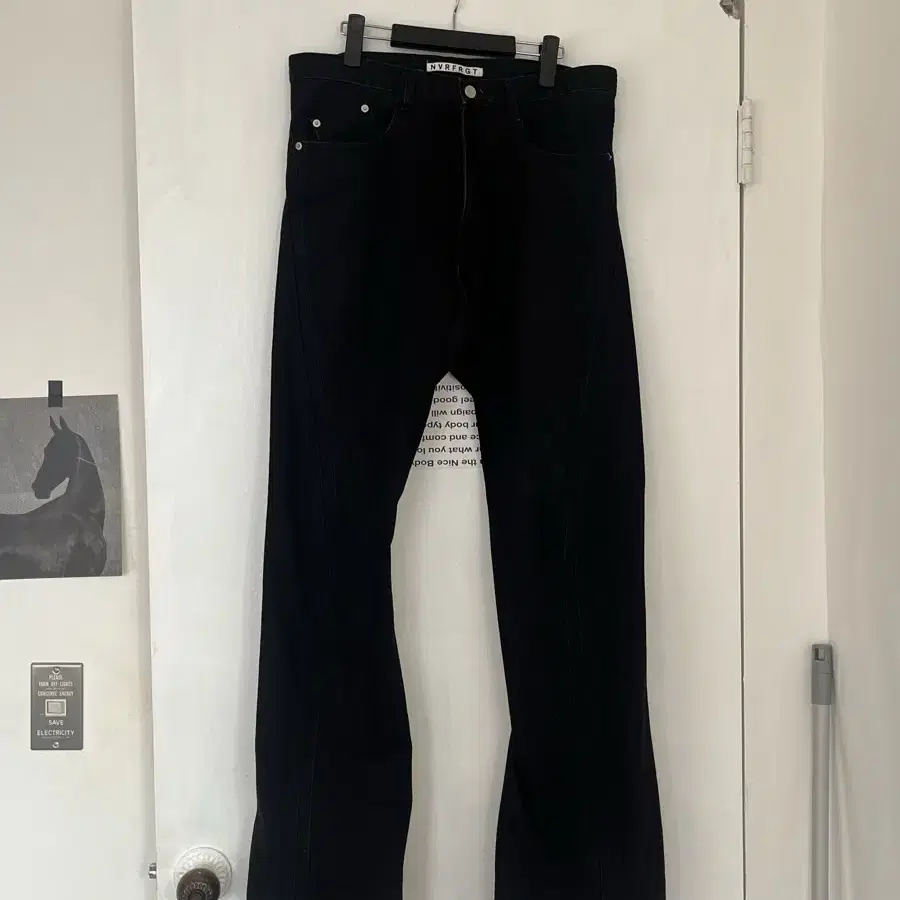 [NVRFRGT] 3D TWISTED JEANS (FADED BLACK