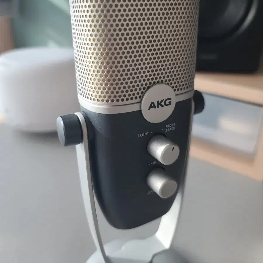 AKG ARA 마이크