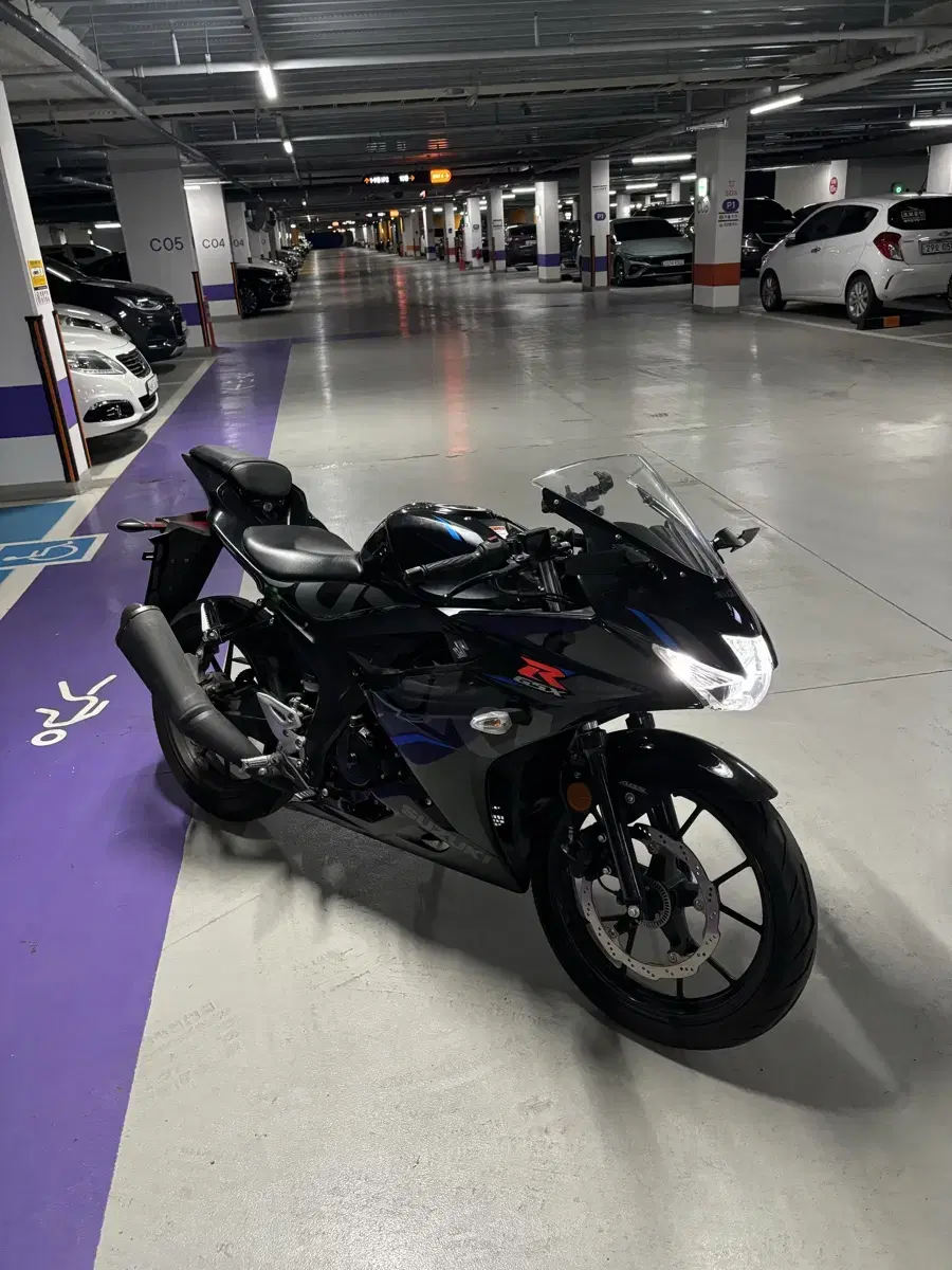 스즈키 gsxr125 2019 검파 차량 오토바이 판매합니다.