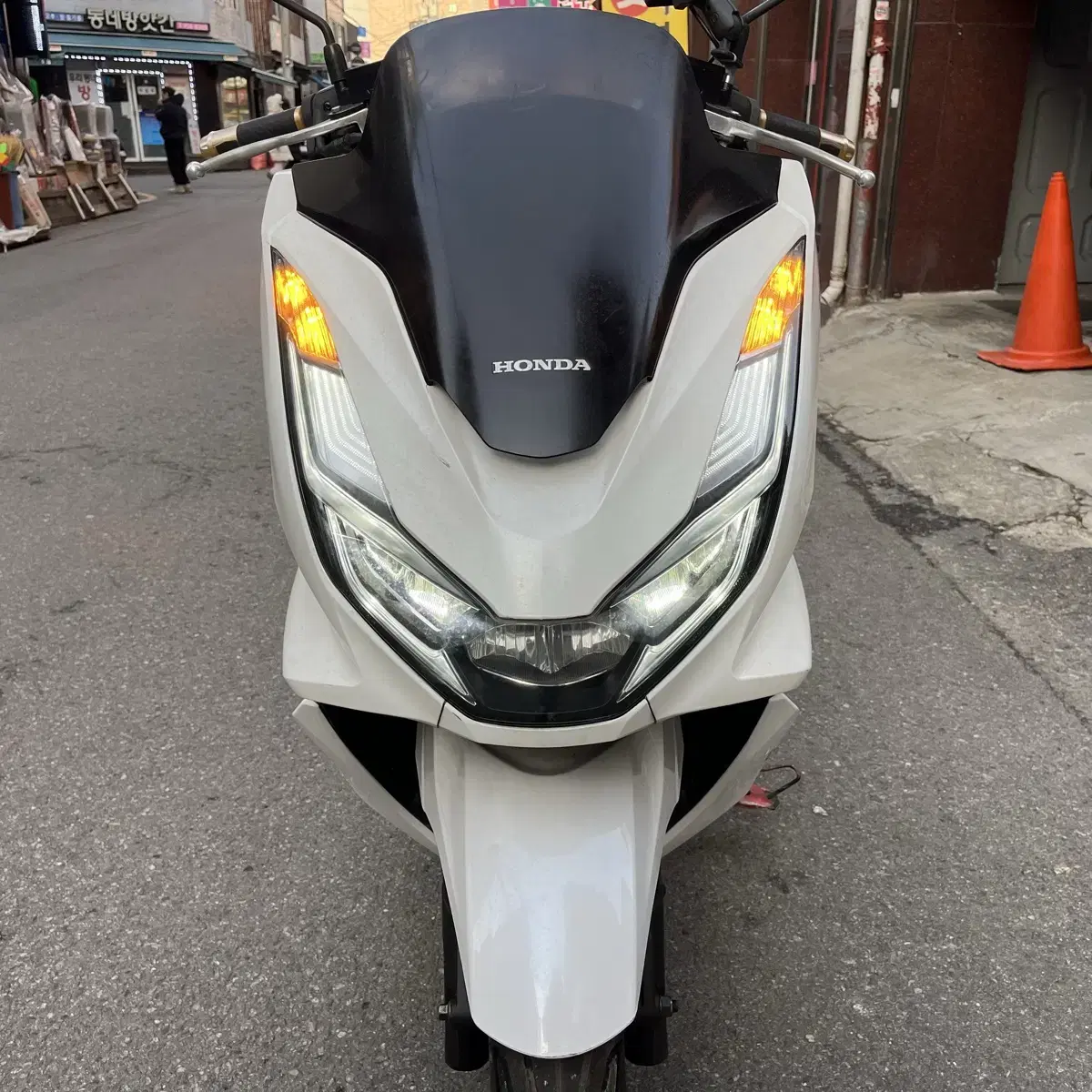 2022년식 PCX125 ABS모델 혼다 화이트색상