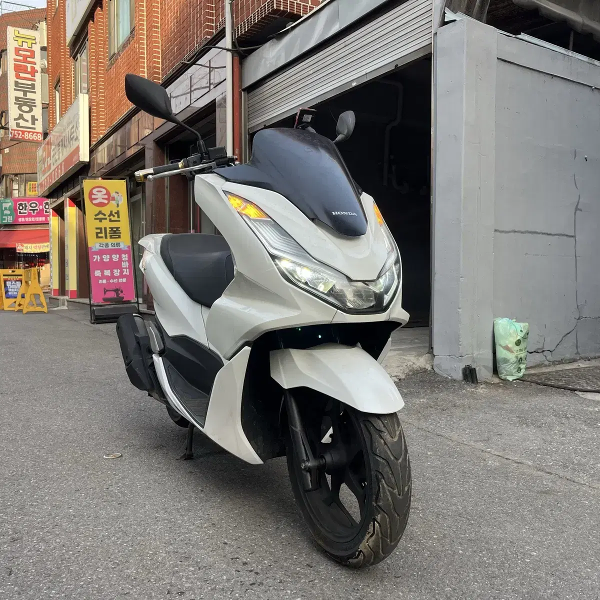 2022년식 PCX125 ABS모델 혼다 화이트색상 215만원