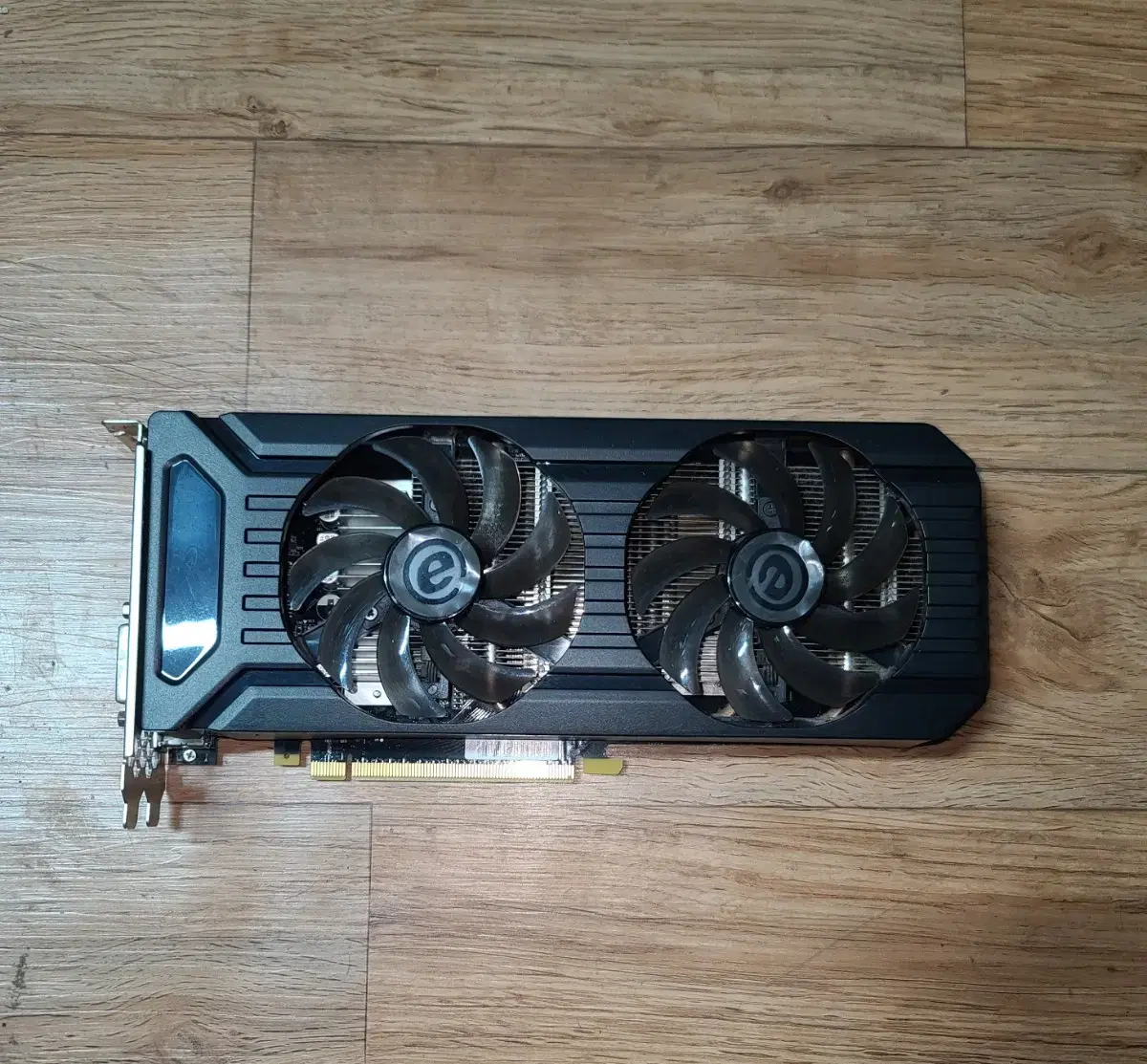 이엠텍 gtx1060 그래픽카드