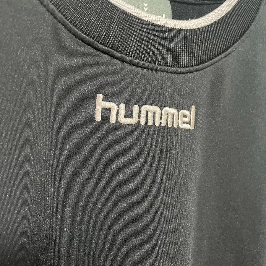 험멜(hummel) 웜업 트레이닝 티셔츠