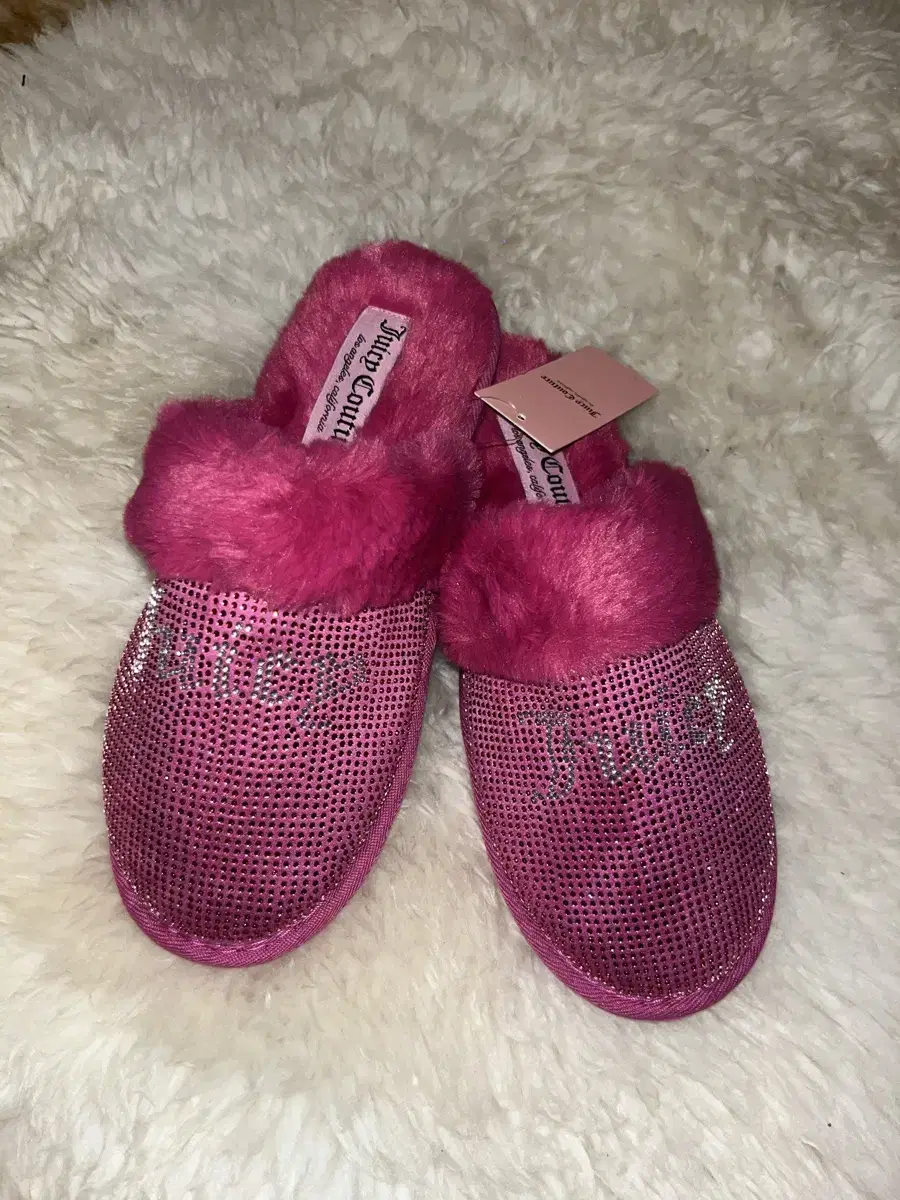 Juicy couture woolen slipper