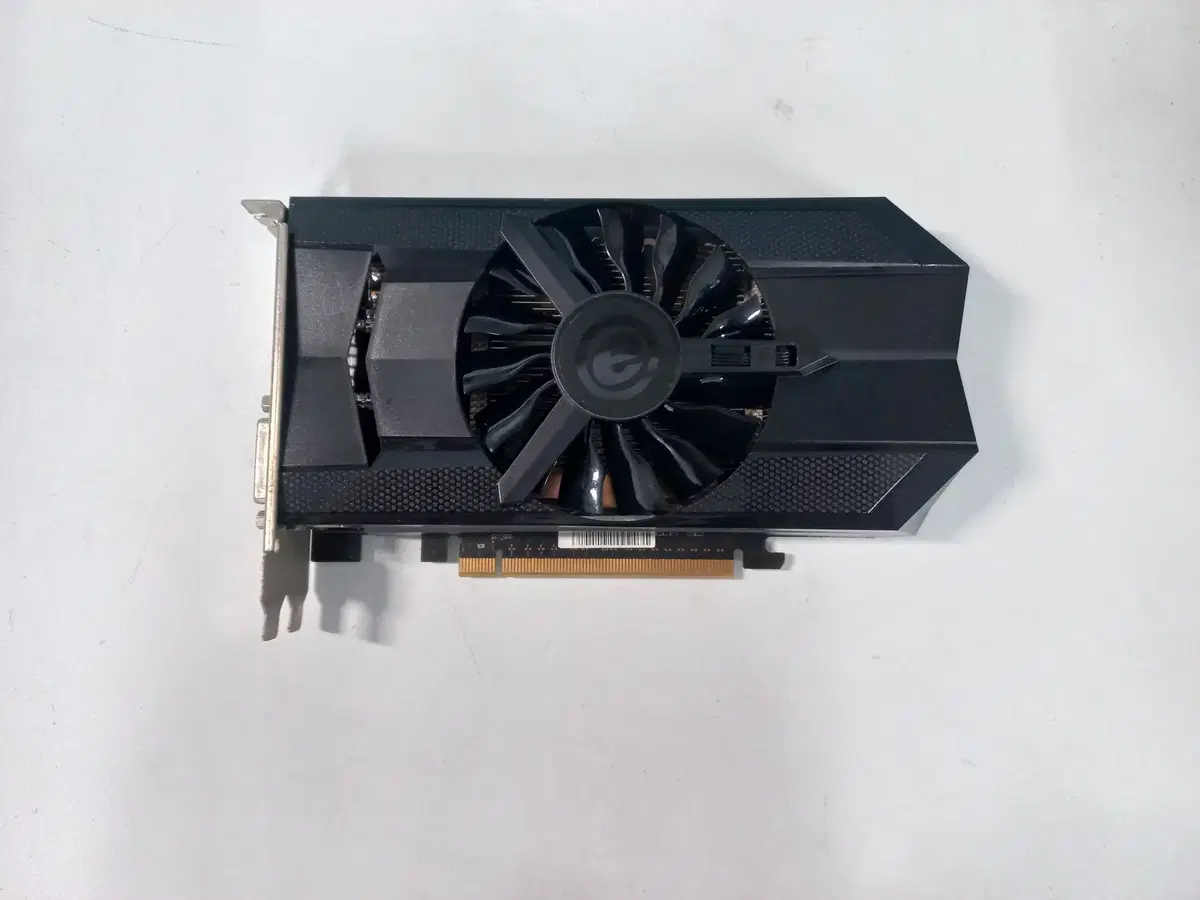 이엠텍 지포스 GTX660 D5 2GB