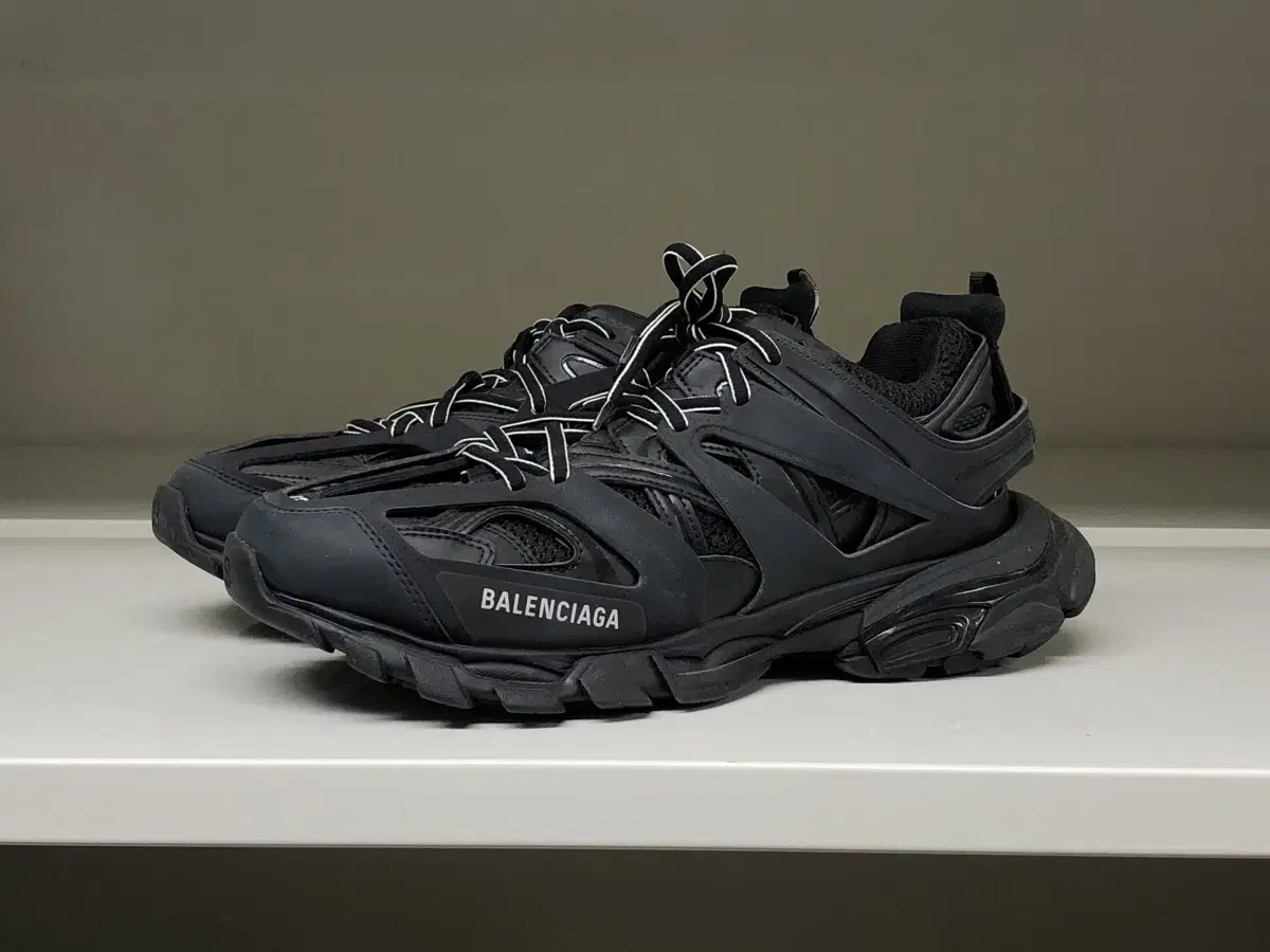 새제품 43 / 발렌시아가 Balenciaga 트랙 블랙